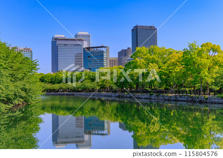 大阪府、大阪市、大阪城公園的外護城河及大阪商務園區 大阪府、大阪市、大阪城公園的外護城河及大阪商務園區 115804576