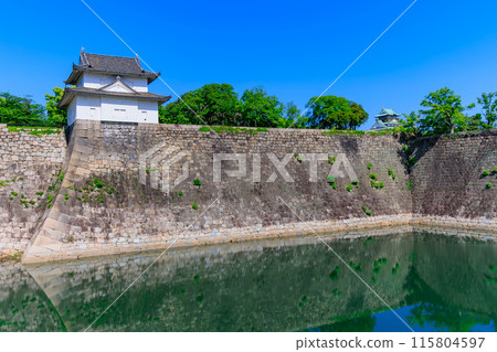 大阪城，位於大阪府大阪市大阪城公園內 115804597