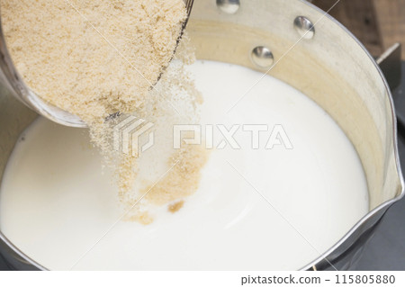Pudding making process 115805880