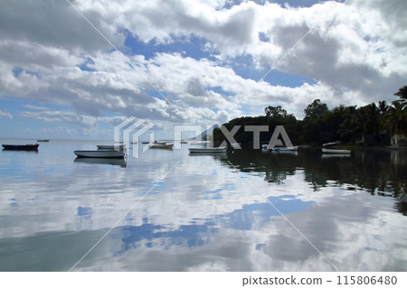 毛里求斯,印度洋上的貴婦,西南海岸城市拉戈萊特碼頭上的潟湖鏡景 毛里求斯,印度洋上的貴婦,西南海岸城市拉戈萊特碼頭上的潟湖鏡景 115806480