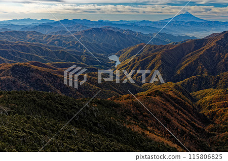 Mt. Fuji and Hirose Dam Lake in the morning as seen from the Todo Ridge of Mt. Kobushin Mt. Fuji and Hirose Dam Lake in the morning as seen from the Todo Ridge of Mt. Kobushin 115806825