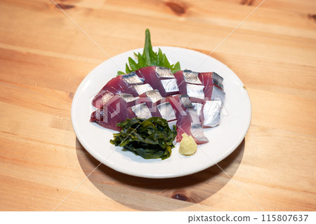 Bonito sashimi (first bonito of the season) Bonito sashimi (first bonito of the season) 115807637