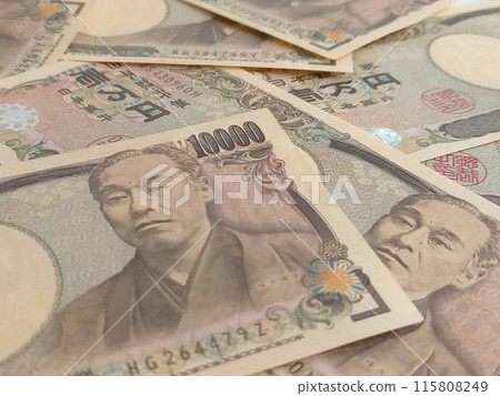 帶有大筆錢圖像的 10,000 日元鈔票 帶有大筆錢圖像的 10,000 日元鈔票 115808249