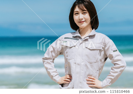A female engineer managing marine resources A female engineer managing marine resources 115810466
