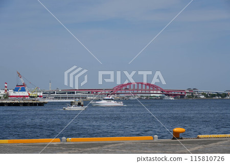 Kobe Port where ships come and go 115810726
