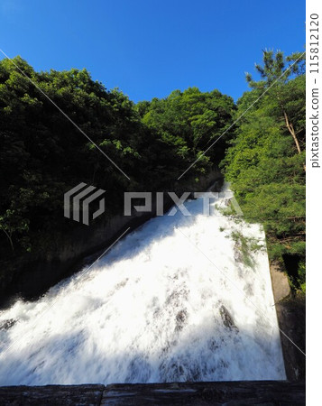 The phantom waterfall flowing from Mannoike Yute 2024 [Manno Town, Nakatado District, Kagawa Prefecture] 13 115812120