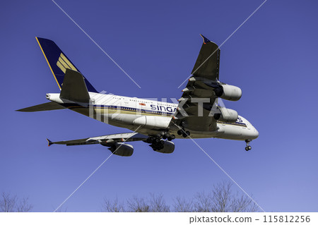 新加坡航空 A380，一架降落在成田機場的客機 115812256
