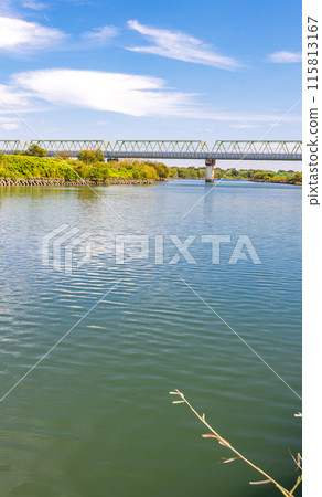 Scenery of the Arakawa riverbed under a pleasant autumn sky Scenery of the Arakawa riverbed under a pleasant autumn sky 115813167