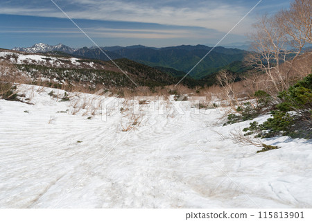 剩餘雪季期間的乘鞍山 115813901