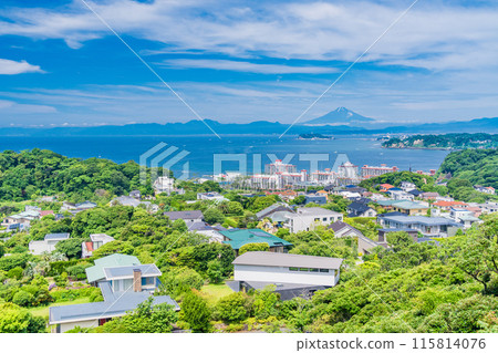 【神奈川縣】湘南住宅區上空看到的江之島和富士山 【神奈川縣】湘南住宅區上空看到的江之島和富士山 115814076