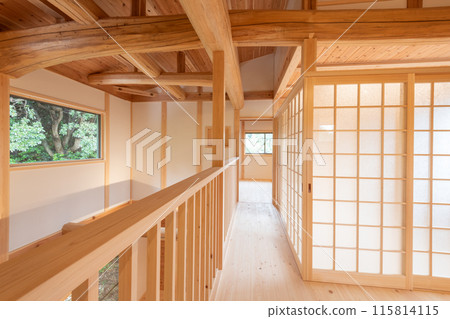 使用天然材料的獨立式住宅 115814115