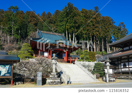 Goshinkotsudo, where the remains of Saint Nichiren are enshrined, Kuonji Temple on Mount Minobu (Minobu Town, Yamanashi Prefecture) 115816352
