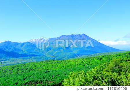 Mount Togakushi, Mount Kurohime and Mount Takatsuma in June Mount Togakushi, Mount Kurohime and Mount Takatsuma in June 115816496