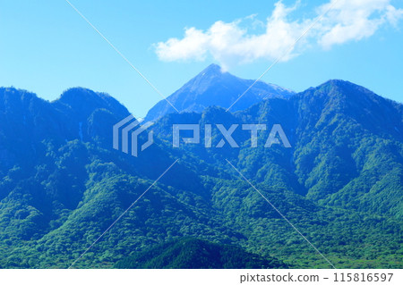 Mount Togakushi, Mount Kurohime and Mount Takatsuma in June Mount Togakushi, Mount Kurohime and Mount Takatsuma in June 115816597