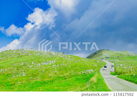 Shikoku Karst Heaven's Road 115817502