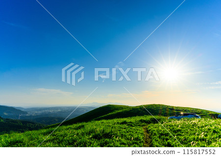壯麗的景色，從阿蘇山脈到金峰山再到長崎普賢岳的全景；扇坂展望台（田原山） 115817552