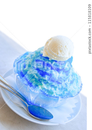Blue shaved ice with vanilla ice cream 115818109