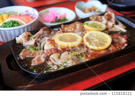 長崎縣佐世保市名產檸檬牛排 長崎縣佐世保市名產檸檬牛排 115818121