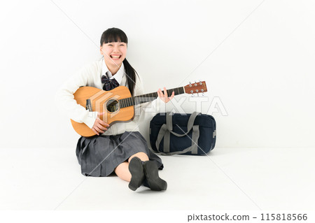 彈吉他的學校女孩 115818566