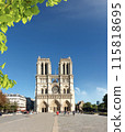 Facade of Notre Dame 115818695