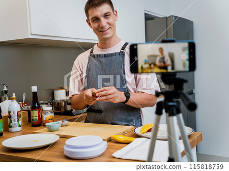 The chef is broadcasting live from workshop how to prepare a vegetarian food 115818759