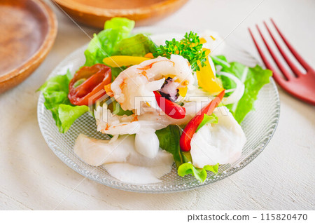 Seafood salad 115820470