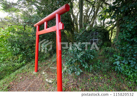 Shizuoka Prefecture, Ito City, Lake Ippeki, Enoshima Branch, Benzaiten 115820532