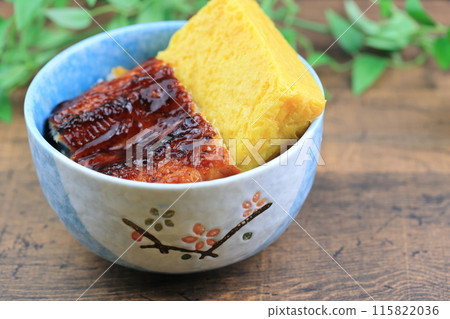 Great stamina boost with eel and egg rice bowl 115822036