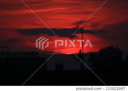 Setting sun Setting sun 115822097