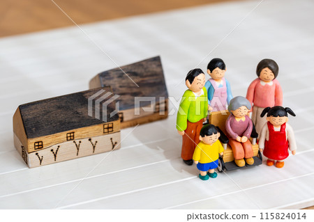 Handmade paper clay dolls, family, home, two-family home Handmade paper clay dolls, family, home, two-family home 115824014