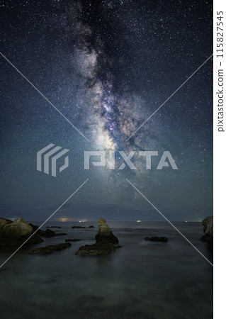 milky way over rocks milky way over rocks 115827545