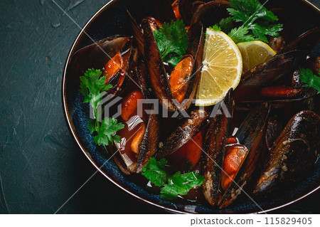 mussels in tomato sauce, homemade, no people, 115829405