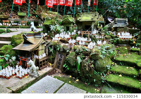 Sasuke Inari Shrine, the Inari shrine in Kamakura founded by Minamoto no Yoritomo 115830034
