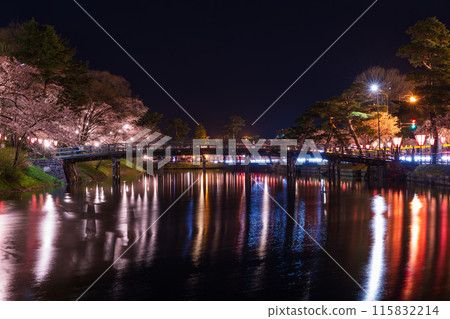 Top 100 Cherry Blossom Spots in Japan: Takada Castle Site Park, Niigata - Illuminated Cherry Blossoms at Night 115832214