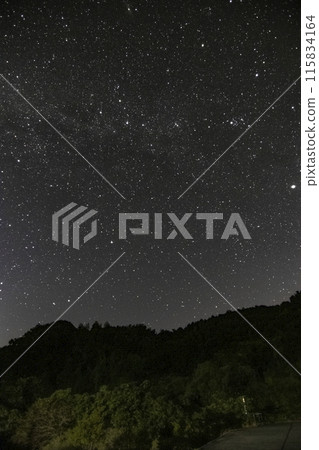 秋季星空：北方天空中的仙后座和銀河系 115834164