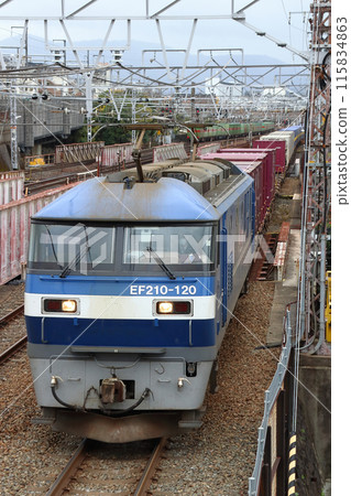 Tokaido Main Line: A dedicated freight train (block train) that runs through Kyoto City 115834863