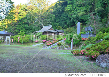 Shiobara Tasuke Memorial Park Shiobara Tasuke Shrine Season of fresh greenery 115834892