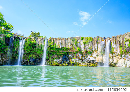 Harajiri Falls in early summer, Bungo-Ono City, Oita Prefecture Harajiri Falls in early summer, Bungo-Ono City, Oita Prefecture 115834992