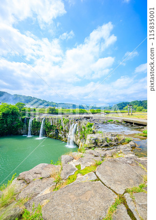 Harajiri Falls in early summer, Bungo-Ono City, Oita Prefecture Harajiri Falls in early summer, Bungo-Ono City, Oita Prefecture 115835001