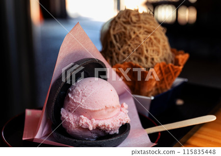 Mont Blanc and ice cream monaka Mont Blanc and ice cream monaka 115835448