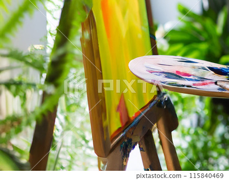 植物和畫布,色彩繽紛的調色板 植物和畫布,色彩繽紛的調色板 115840469