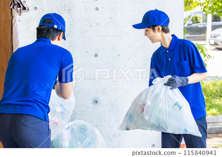 Garbage collection worker 115840941