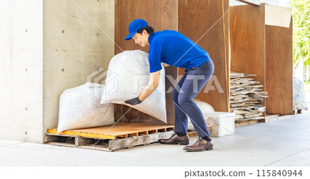 Garbage collection worker 115840944