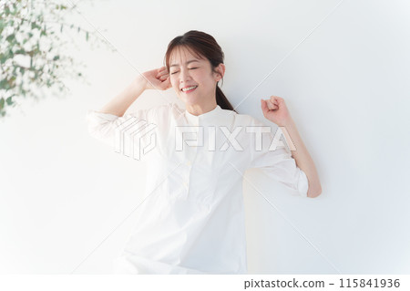 中年婦女伸展 中年婦女伸展 115841936