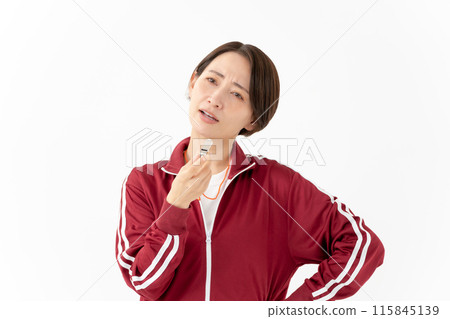 穿著球衣吹口哨的女人 115845139