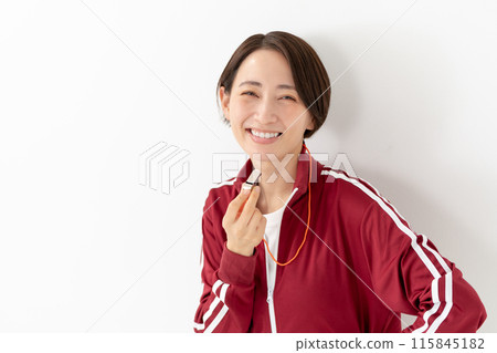 穿著球衣吹口哨的女人 115845182