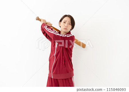 穿著球衣和蝙蝠的女人 115846093