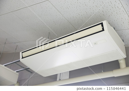 安裝在天花板上的商用空調的圖像 115846441