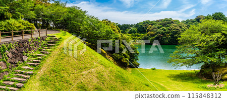 Panorama of fresh greenery at Kinkai Central Park [Nagasaki City] 115848312