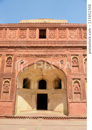 A beautiful view of Agra Fort in India 115852308